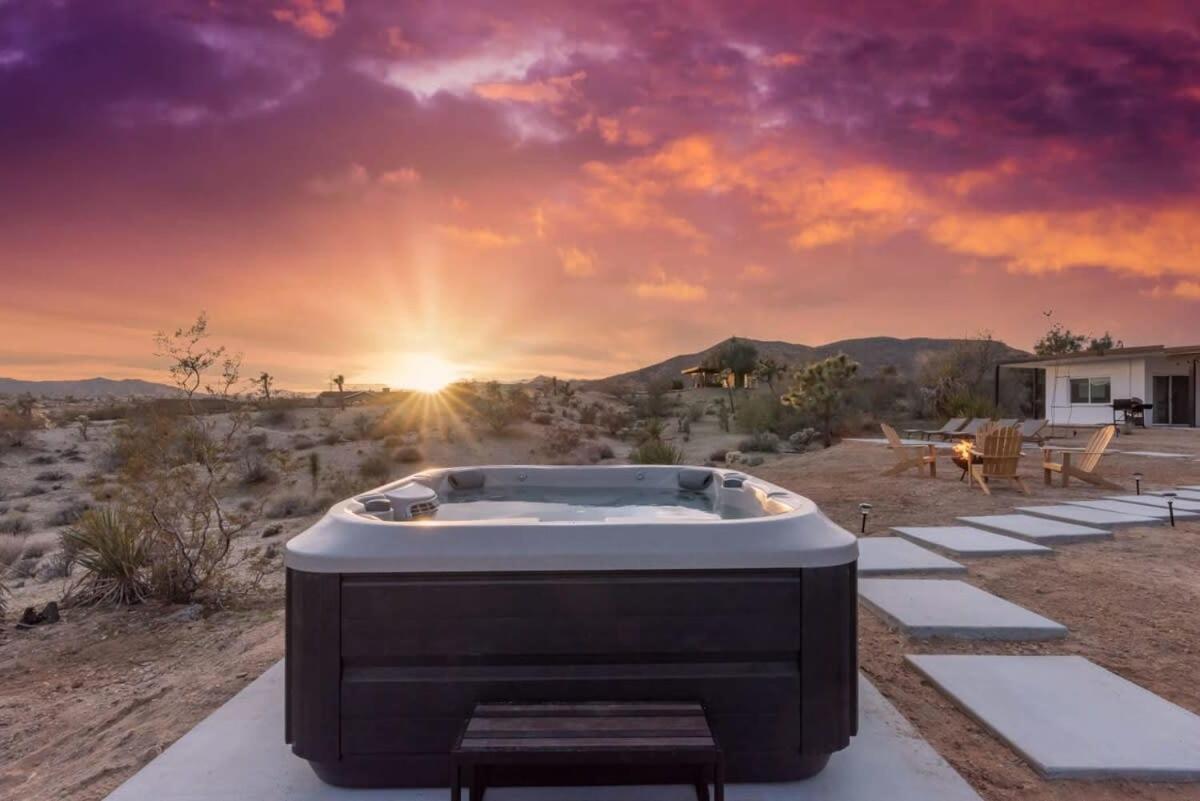 Villa Kinetic House-Joshua Trees Sculptures Cowboy Pool Yucca Valley Esterno foto